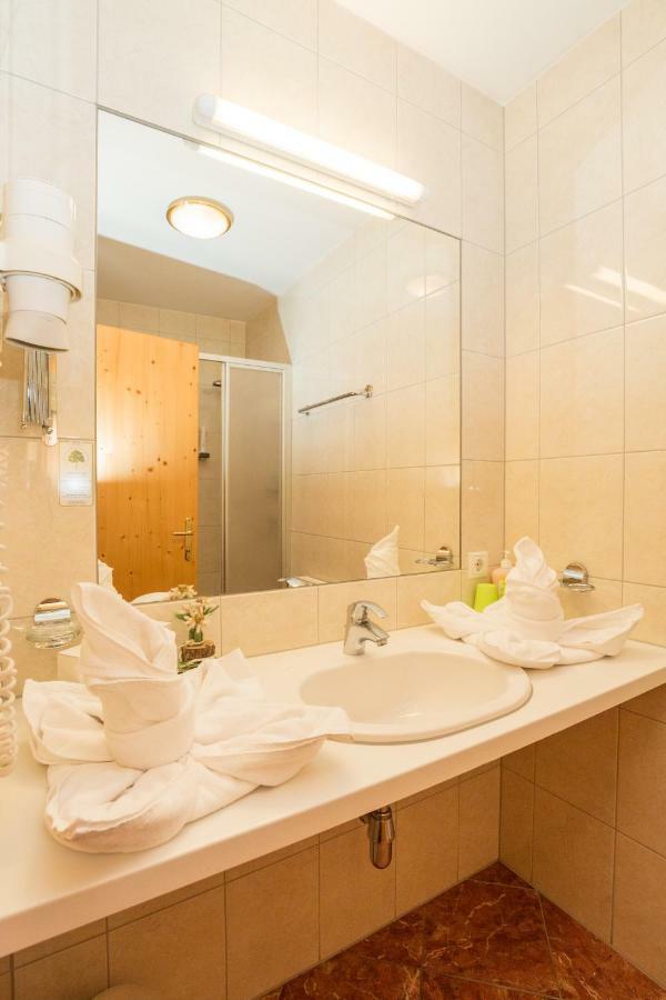 Familienhotel Alpina All Inklusive Wenns Ngoại thất bức ảnh